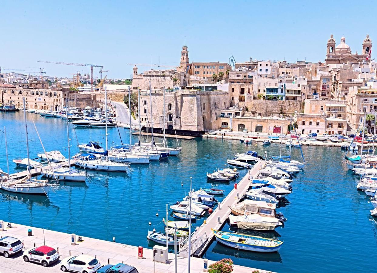 Vittoriosa' Seafront 2 Bed Highly Furnished Apartment Exteriör bild