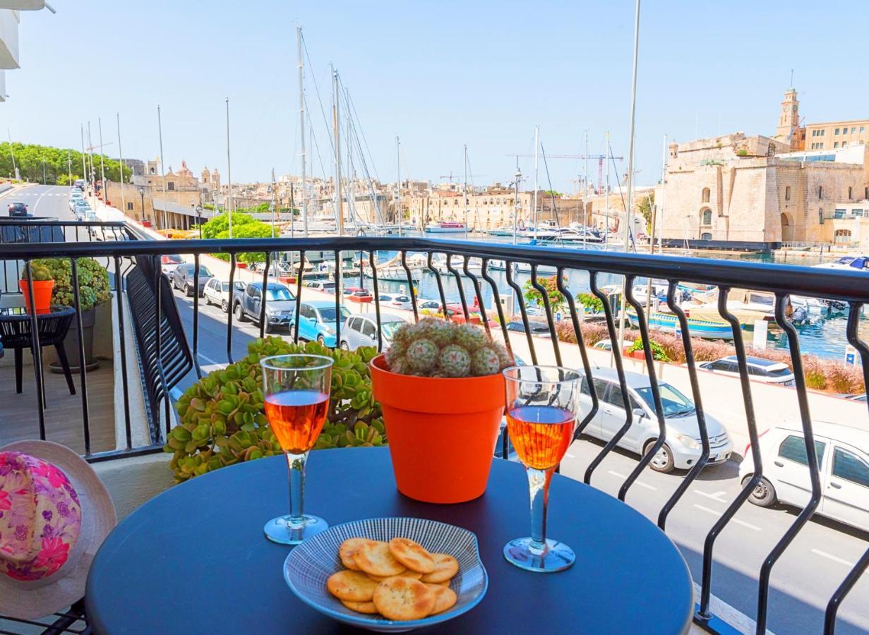Vittoriosa' Seafront 2 Bed Highly Furnished Apartment Exteriör bild