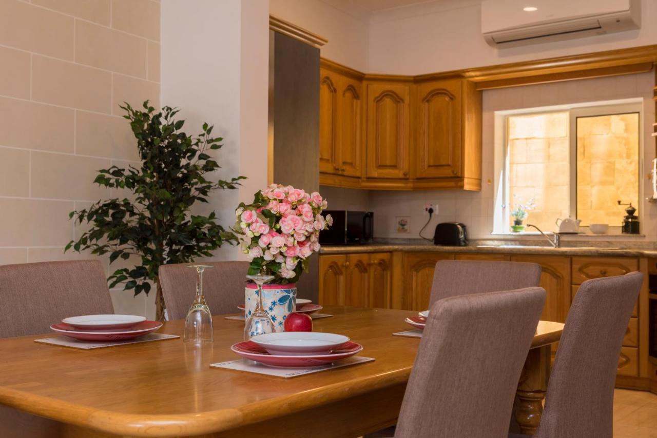 Vittoriosa' Seafront 2 Bed Highly Furnished Apartment Exteriör bild