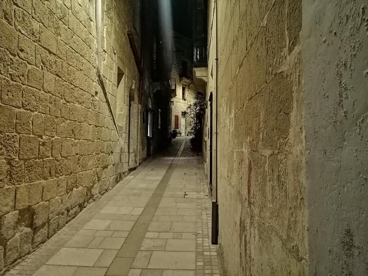 Vittoriosa' Seafront 2 Bed Highly Furnished Apartment Exteriör bild