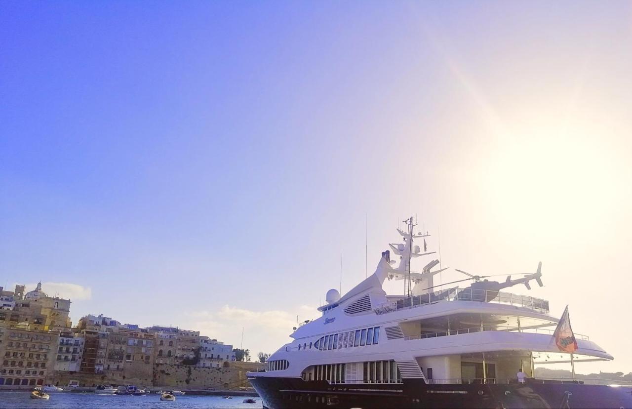 Vittoriosa' Seafront 2 Bed Highly Furnished Apartment Exteriör bild