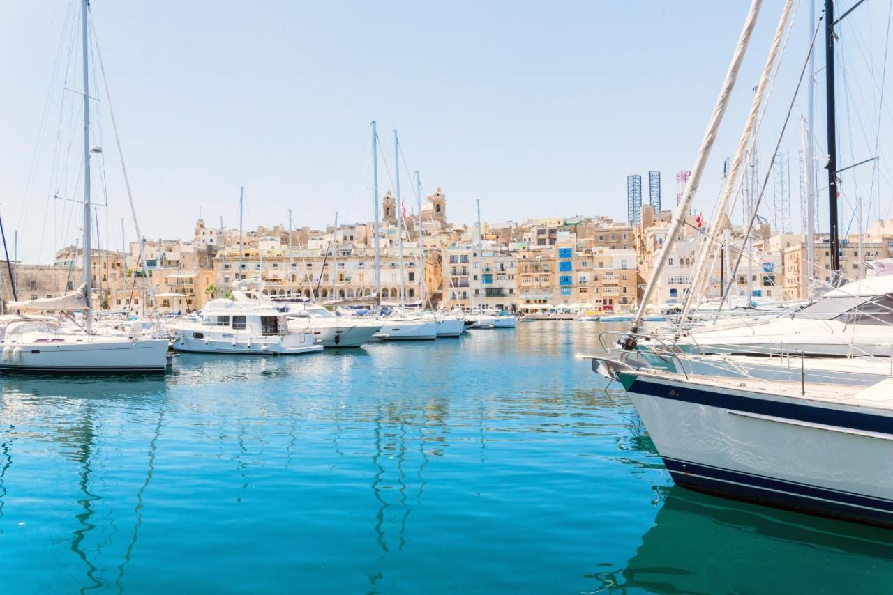 Vittoriosa' Seafront 2 Bed Highly Furnished Apartment Exteriör bild