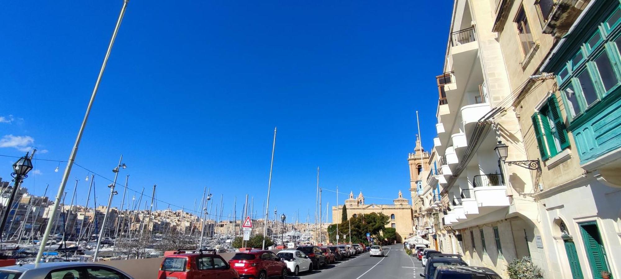 Vittoriosa' Seafront 2 Bed Highly Furnished Apartment Exteriör bild