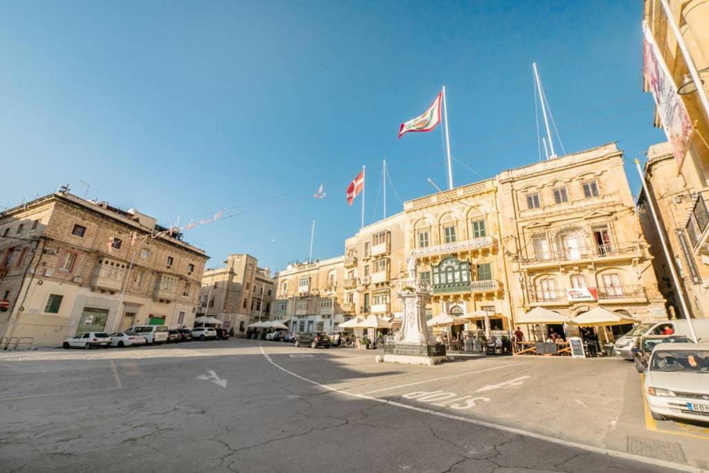 Vittoriosa' Seafront 2 Bed Highly Furnished Apartment Exteriör bild